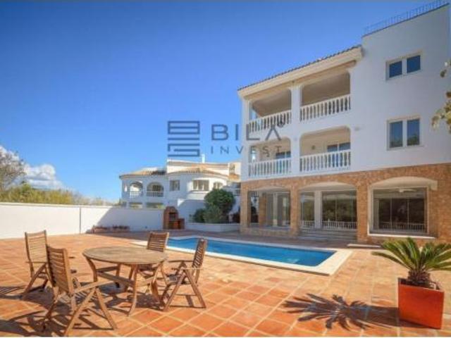 Chalet Venta Mijas, Hipódromo Cerrado del Águila