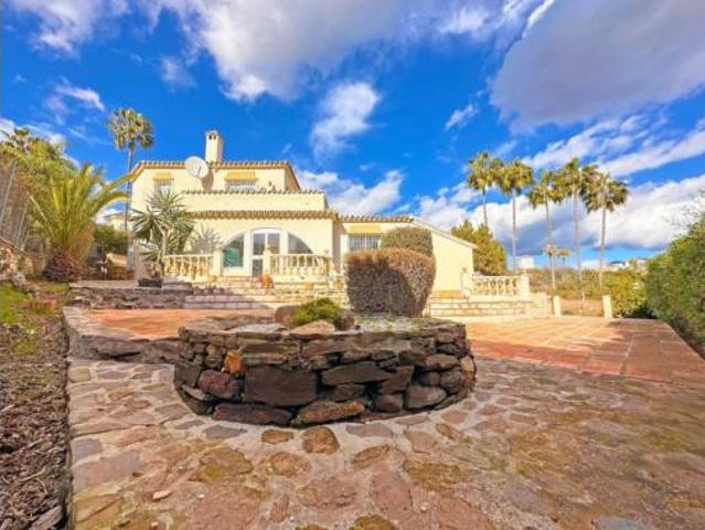Chalet Venta Mijas, Hipódromo Cerrado del Águila