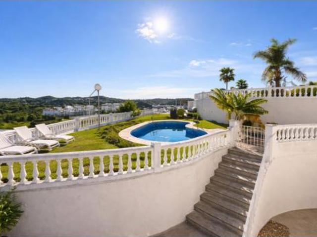 Chalet Venta Mijas, Hipódromo Cerrado del Águila