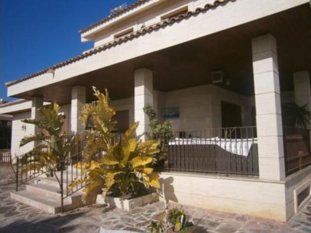 Chalet Venta Novelda, Campet