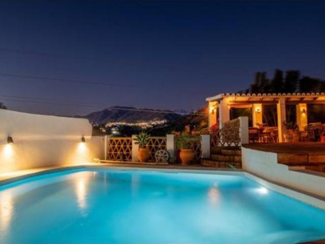 Chalet Venta Nerja, Avenida de Pescia La Noria Pueblo Rocío
