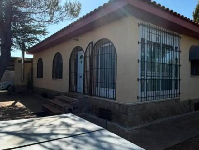 Chalet Venta Nuevo Baztán, Central Telefónica de Radio