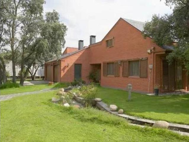 Chalet Venta Nuevo Baztán, Central Telefónica de Radio