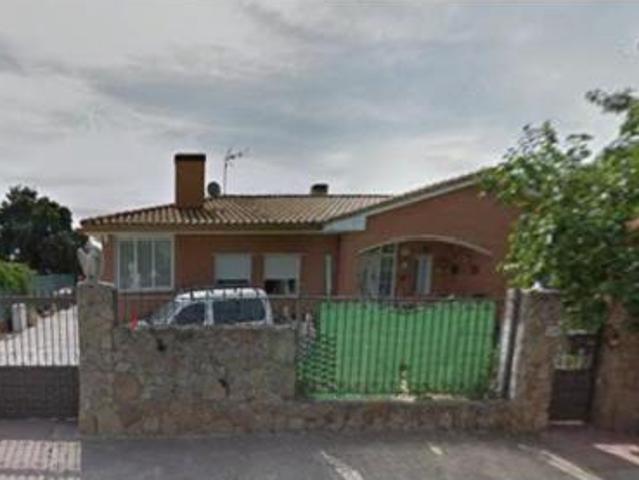 Chalet Venta Nuevo Baztán, Central Telefónica de Radio