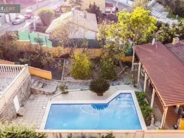 Chalet Venta Sant Pere de Ribes, Mas d'en Serra Els Cards