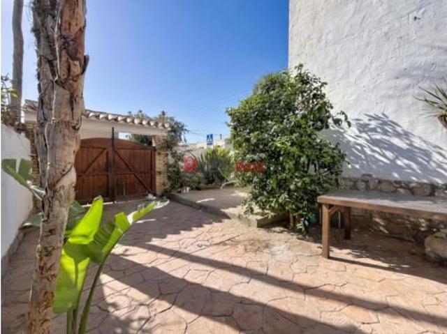 Chalet Venta Sant Pere de Ribes, Nucli Urbà