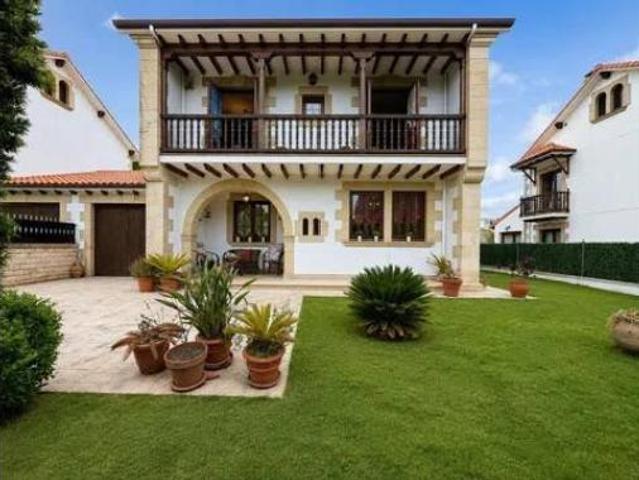 Chalet Venta Santander, San Román