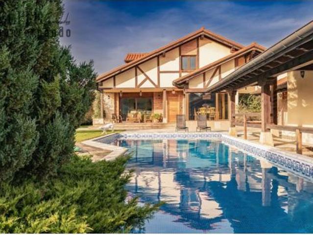 Chalet Venta Santillana del Mar, Viveda