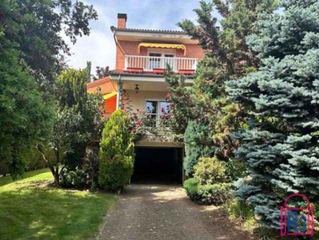 Chalet Venta Sariegos, Carbajal de La Legua