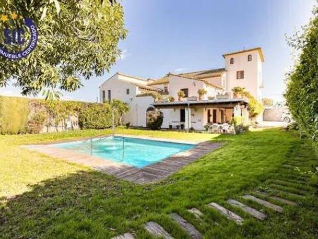 Chalet Venta Paterna, Centre