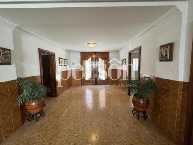 Chalet Venta Paterna, Centre