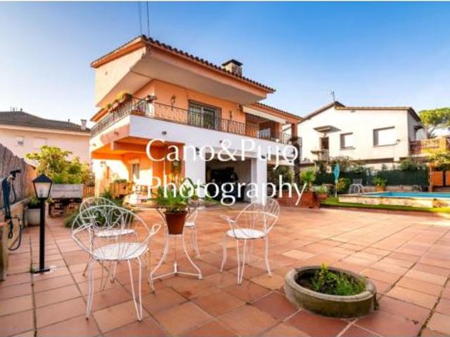 Chalet Venta Palau solità i Plegamans, La Sagrera