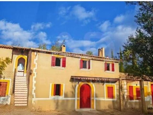 Chalet Venta Palma de Mallorca, Establiments