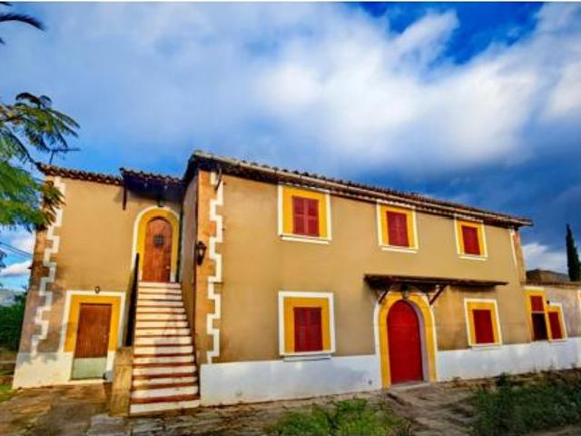 Chalet Venta Palma de Mallorca, Establiments
