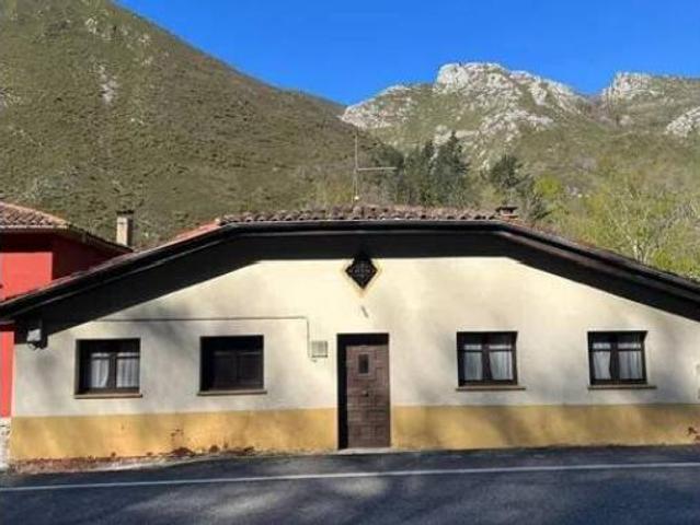 Chalet Venta Parres, Parres