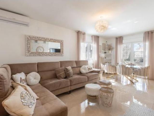 Chalet Venta Peligros, Peligros
