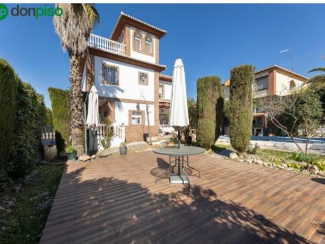 Chalet Venta Peligros, Peligros