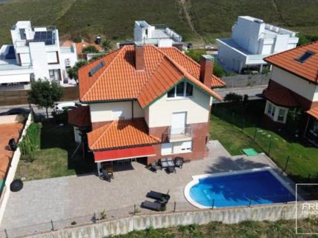 Chalet Venta Piélagos, Liencres