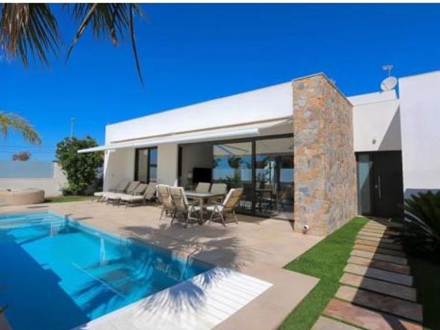 Chalet Venta Pilar de la Horadada, Núcleo