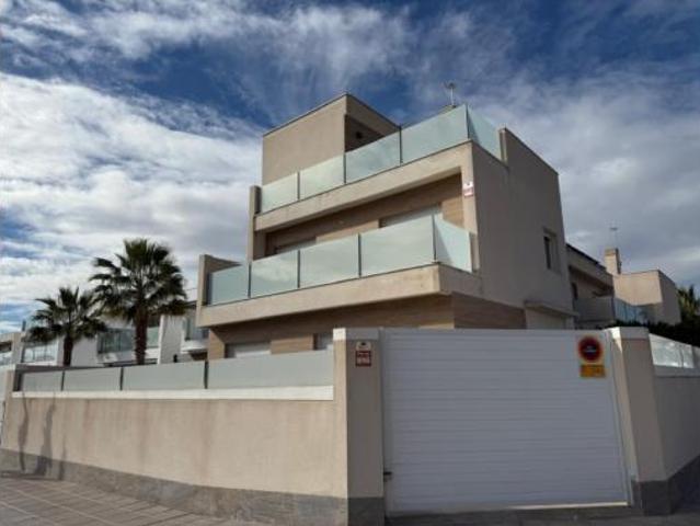 Chalet Venta Pilar de la Horadada, Núcleo