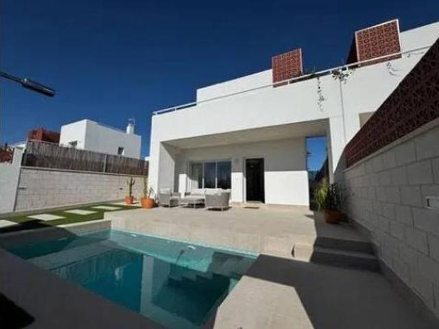 Chalet Venta Pilar de la Horadada, Núcleo