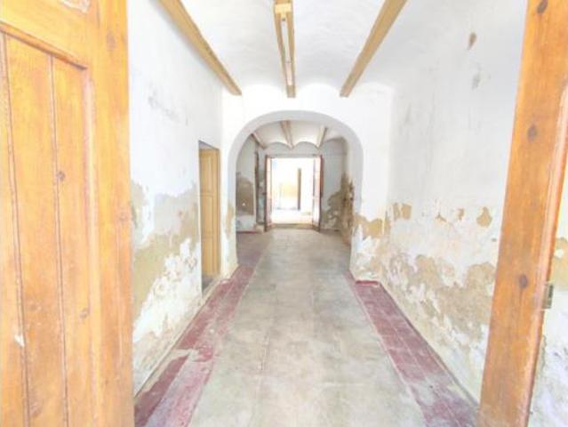 Chalet Venta Puçol, Centre