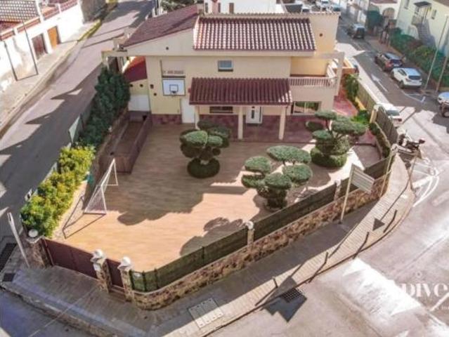 Chalet Venta Roses, Centre