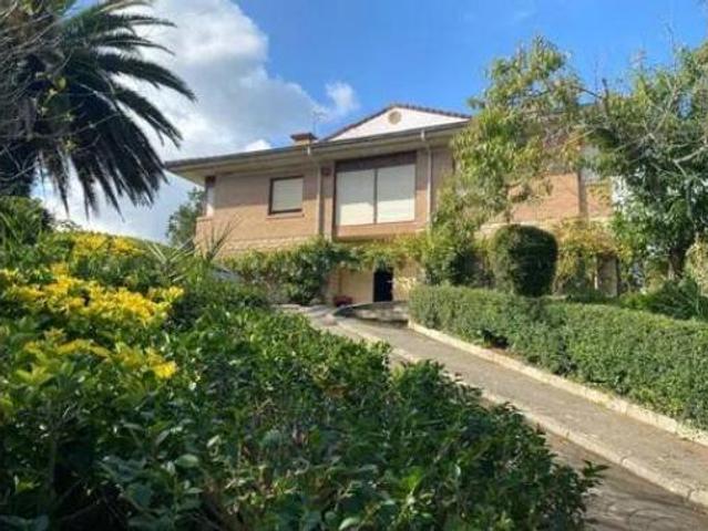 Chalet Venta Riotuerto, Barrio de Arriba
