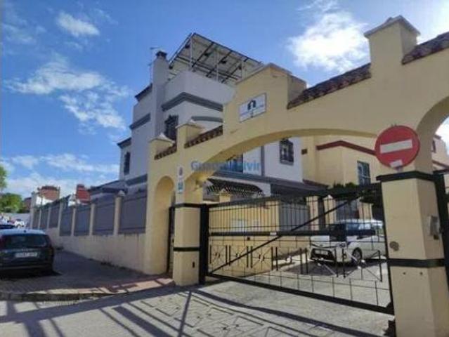 Chalet Venta Tomares, Centro