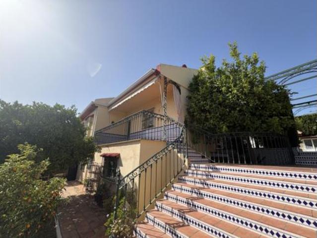 Chalet Venta Tomares, Las Almenas