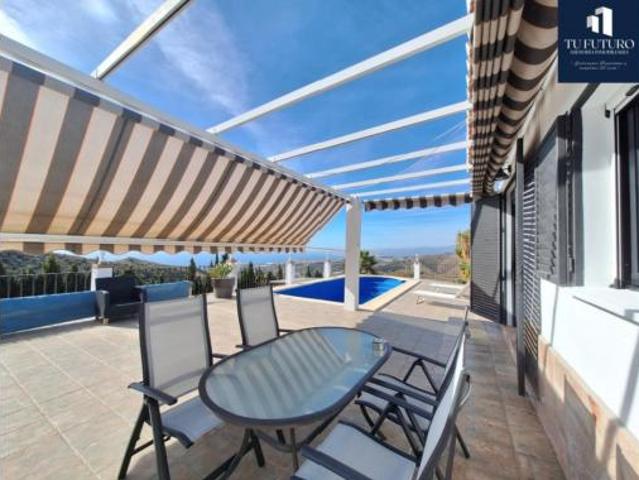 Chalet Venta Torrox, Núcleo
