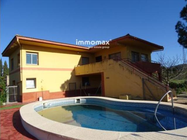 Chalet Venta Tortosa, Bítem