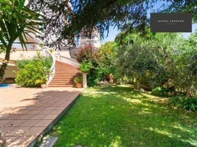 Chalet Venta Terrassa, Escola Industrial Plaça de Catalunya