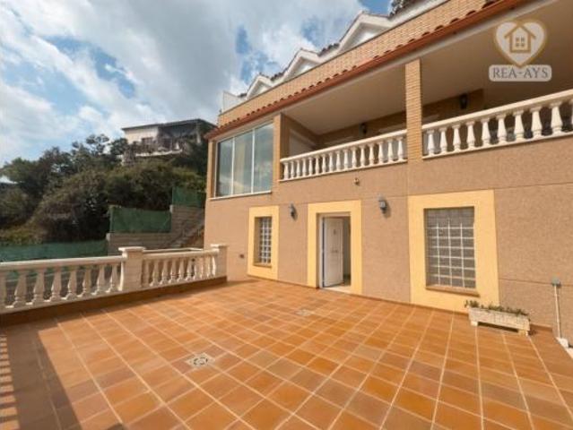 Chalet Venta Vallirana, Vallirana