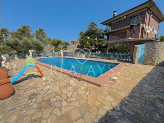 Chalet Venta Vallirana, Vallirana