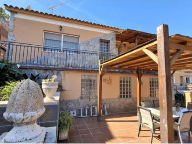 Chalet Venta Vallirana, Vallirana