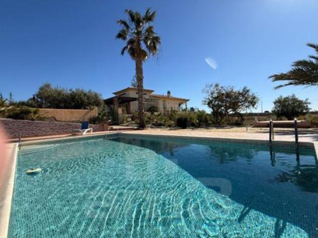 Chalet Venta Vera, Casco Urbano