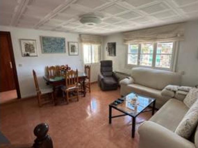 Chalet Venta Vidreres, Cartellà