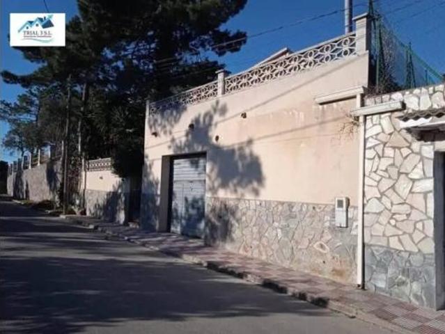 Chalet Venta Vidreres, Cartellà