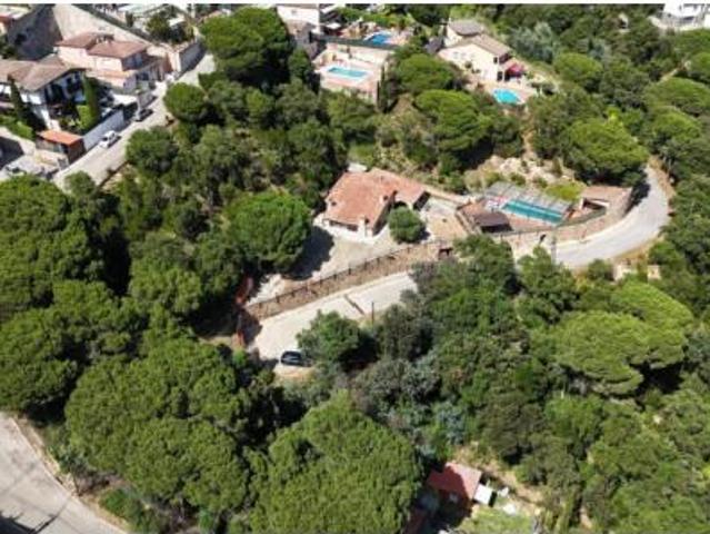 Chalet Venta Vidreres, Cartellà