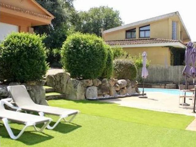 Chalet Venta Vidreres, Cartellà