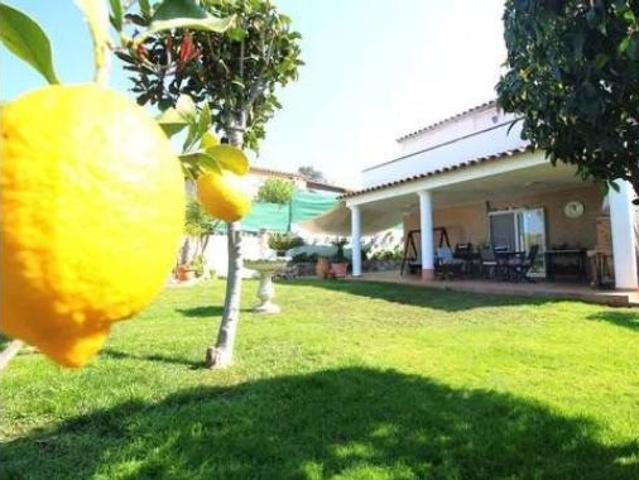 Chalet Venta Vidreres, Cartellà