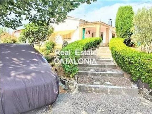 Chalet Venta Vidreres, Cartellà