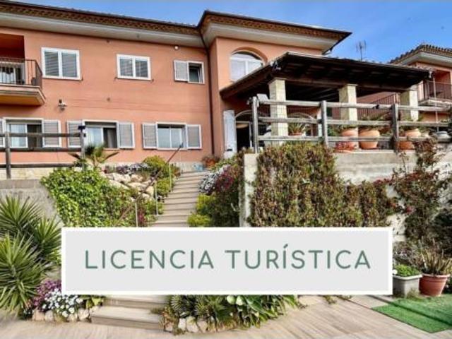 Chalet Venta Vidreres, Cartellà