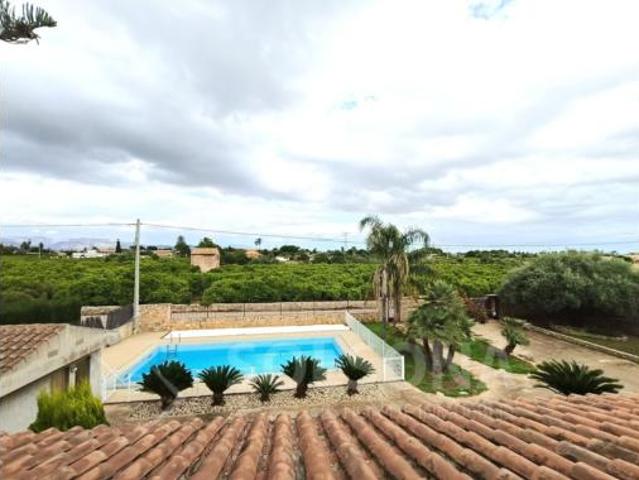 Chalet Venta Vila real, Madrigal