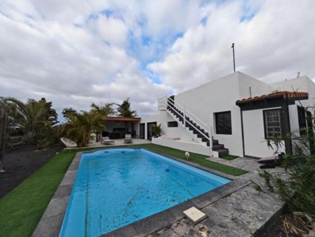 Chalet Venta Villaluenga del Rosario, Lajares