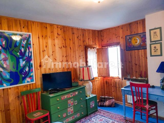 Chalet via Gran Sasso, Cerri, Rocca di Cambio