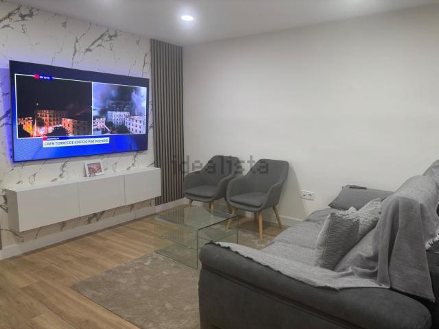 Chalet, Vic