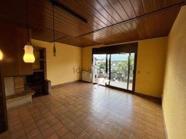 Chalet, Vic