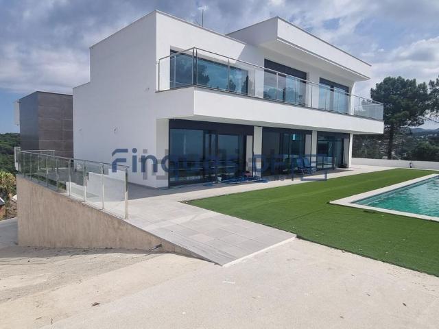Chalet, Vidreres